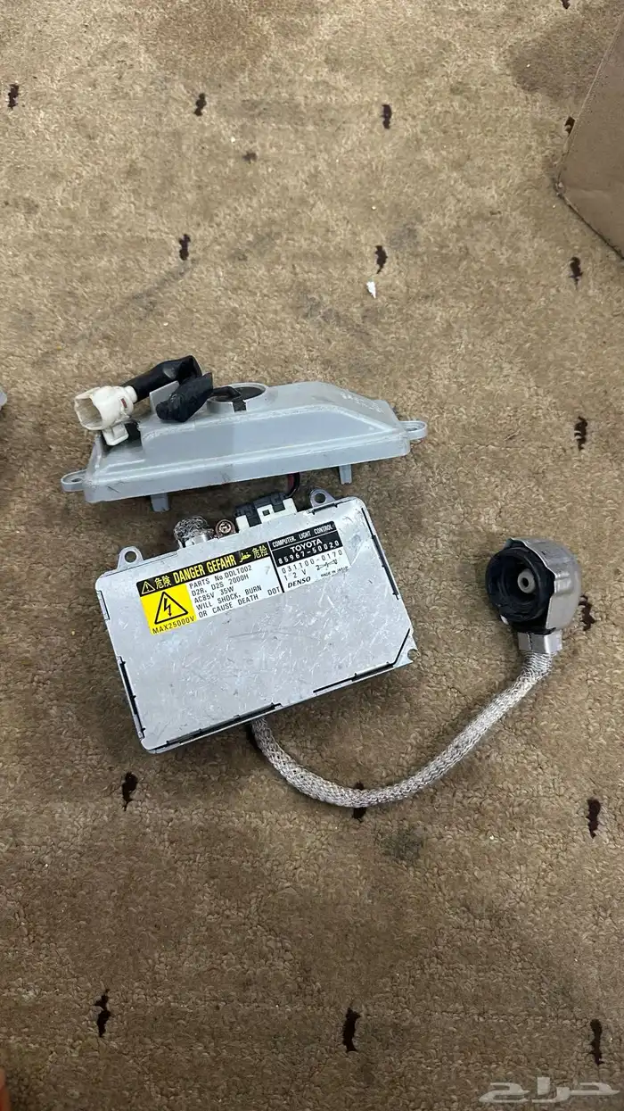 عدسة لكزس LS430 أصلي مستعمل 1