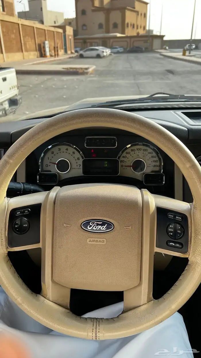 فورد اكسبيدشن 2012 6