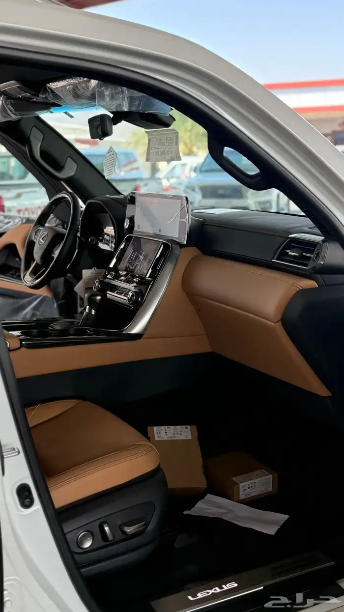 لكزس LX600BBموديل 2024 اصفار 10