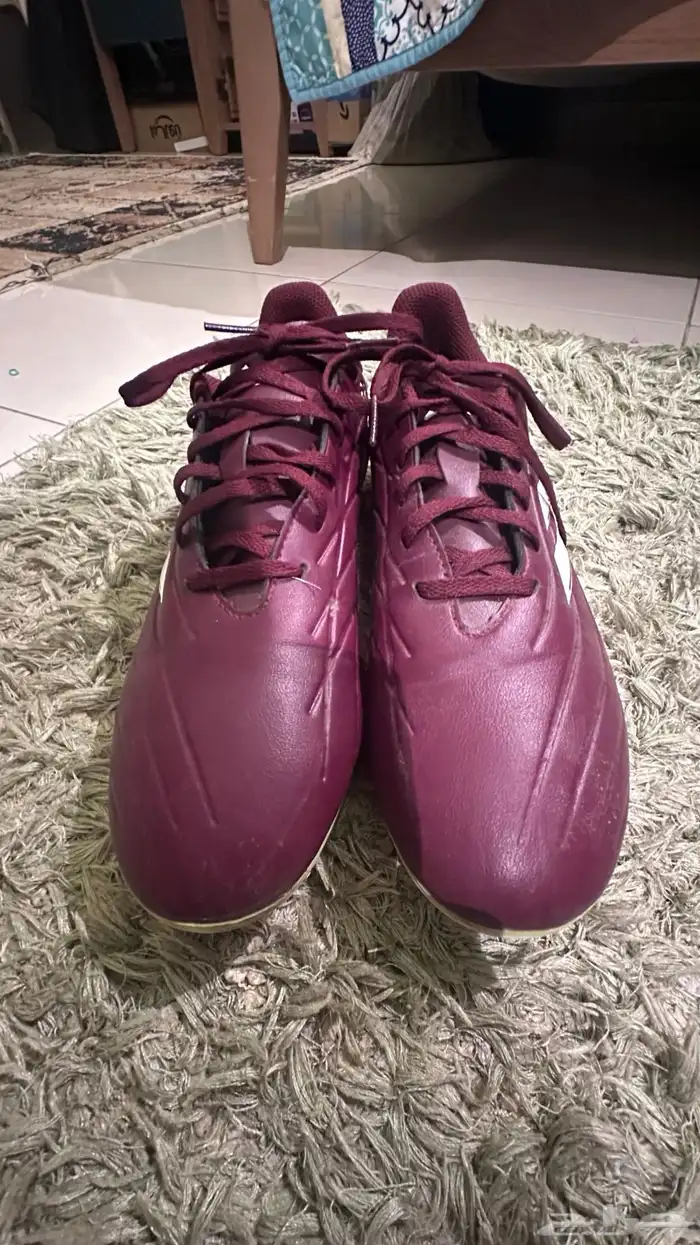 حذاء كورةقدم أديداس اصلي بسعر خيالي مستعجل مقاس45لعب مباراة 7