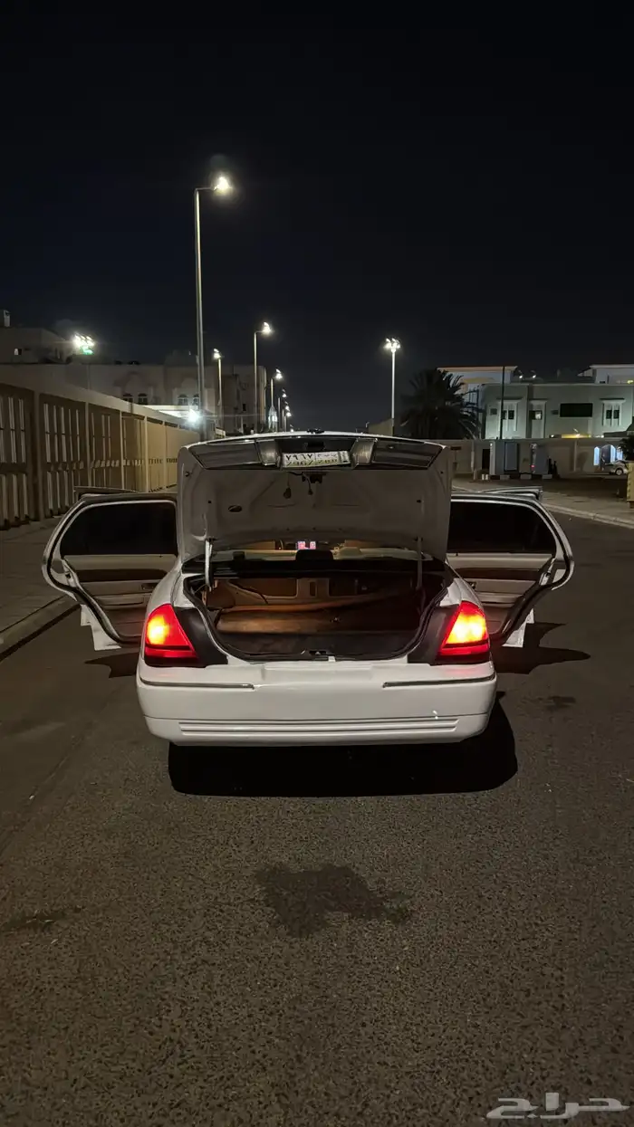 فورد جراند ماركيز 2008 9