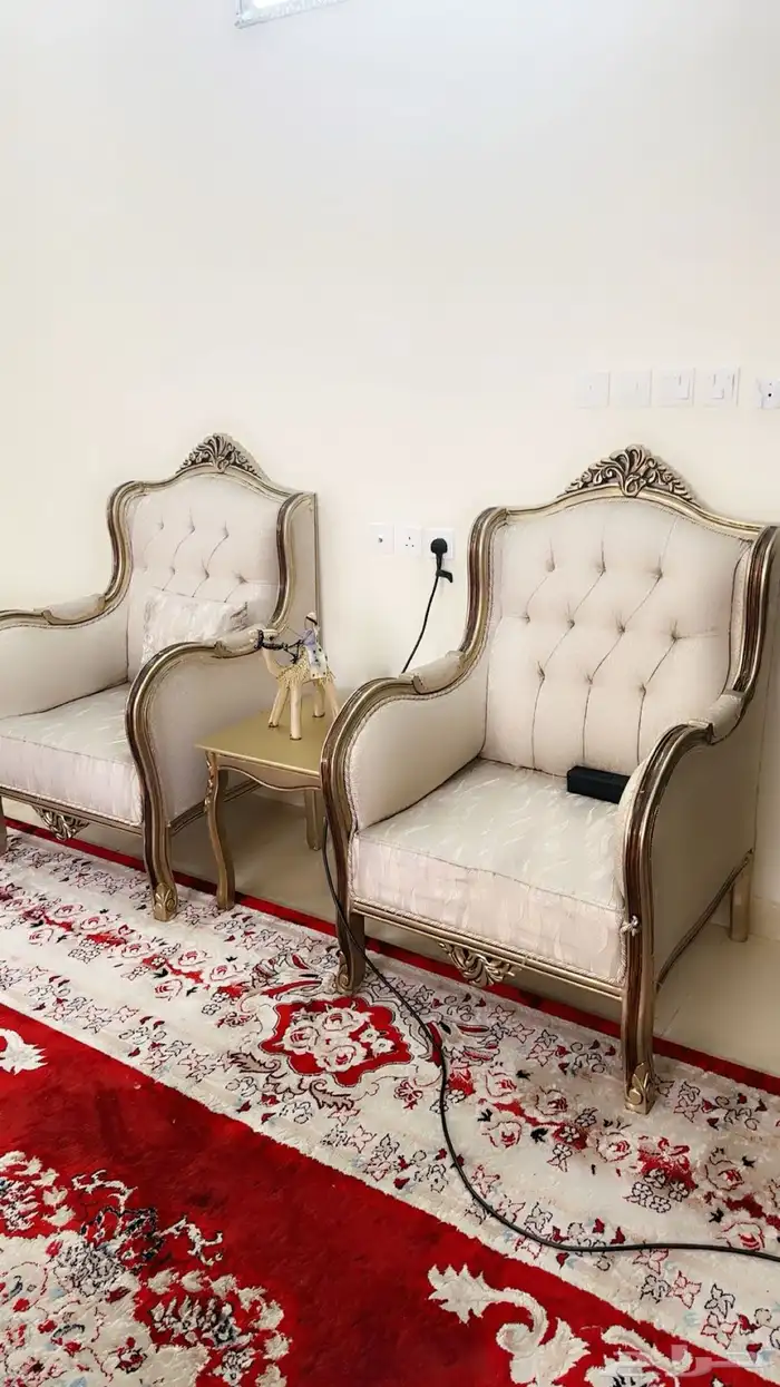 مجلس كلاسك مفصله قبل سنه 7000 الف والحين أبيعه 2500 اك 0