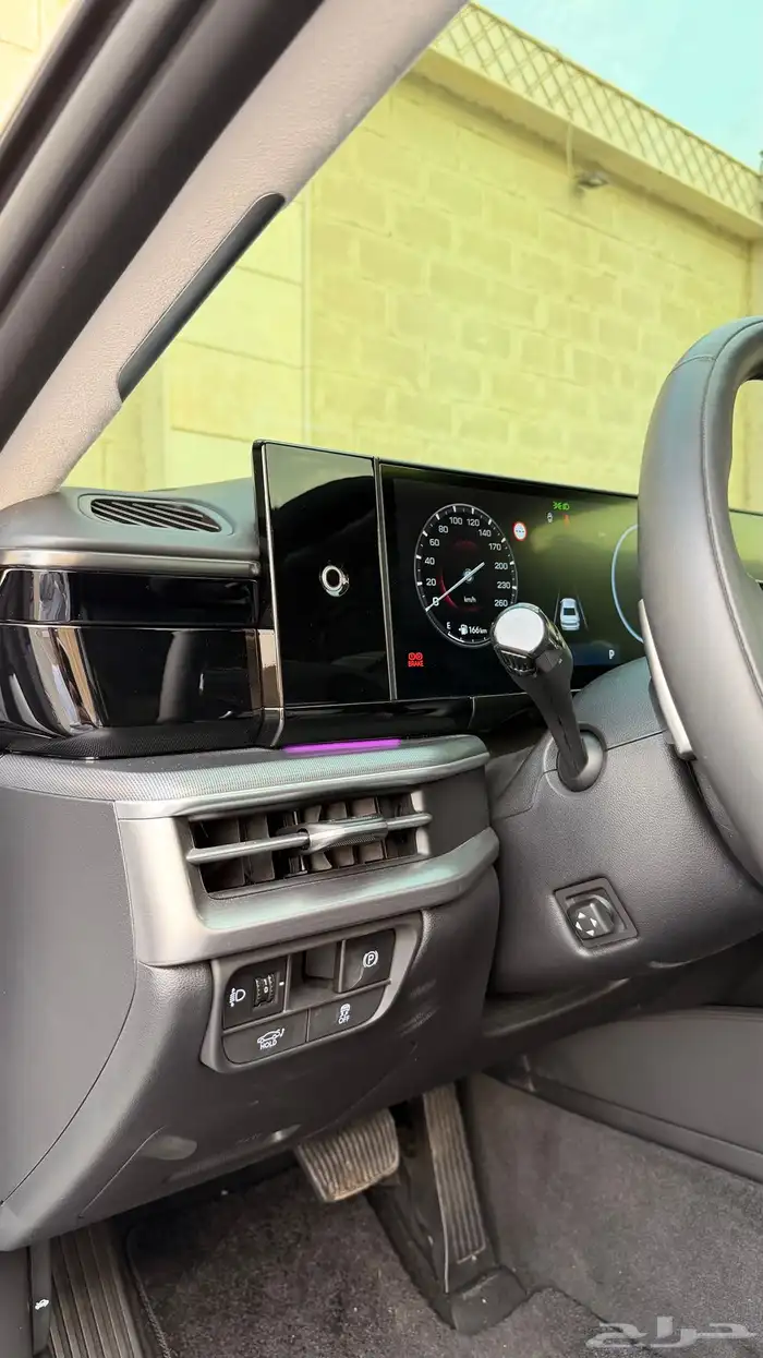 ازيرا 2023 ( بنزين 6V ) فل اوبشن مواصفات خاصه بحالة الوكالة 12