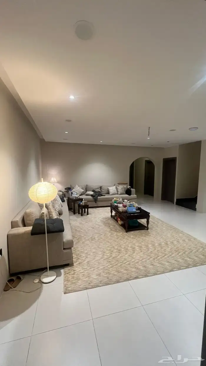 للبيع فيلا مستقله 625 متر مؤثثه حي بدر 91 7