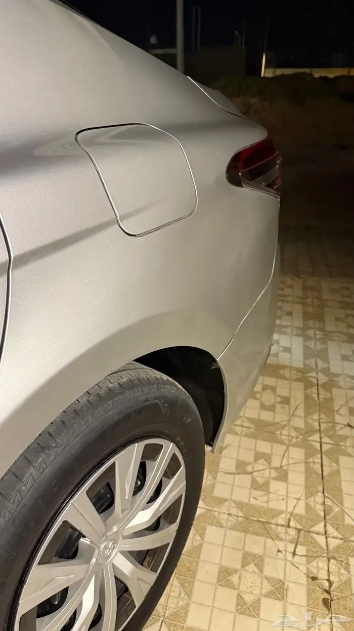 كامري 2023 فضي 3