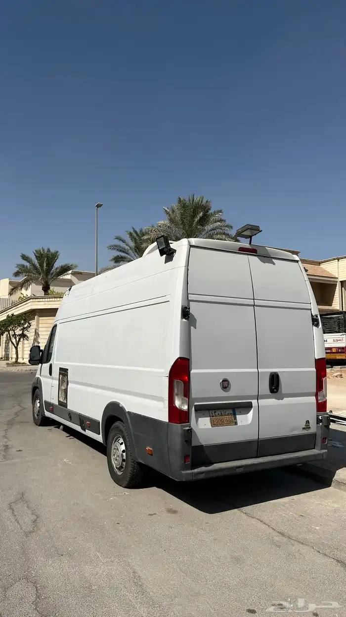 سيارة فود ترك للبيع 4