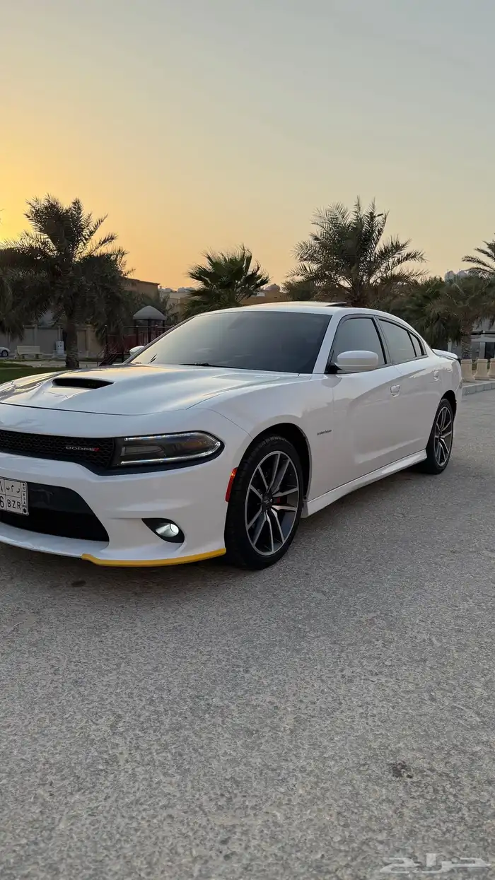 تشارجر 2021 rt تحت الضمان 6