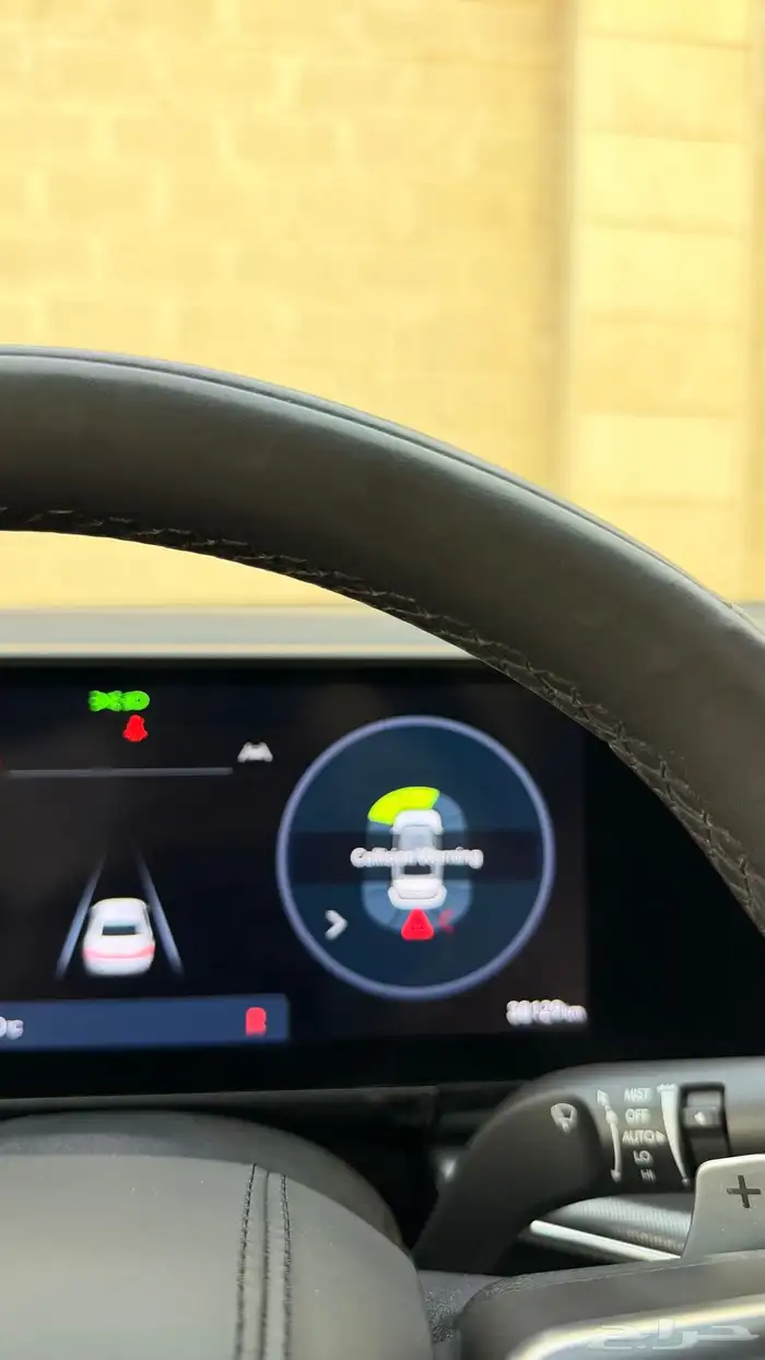 ازيرا 2023 ( بنزين 6V ) فل اوبشن مواصفات خاصه بحالة الوكالة 21