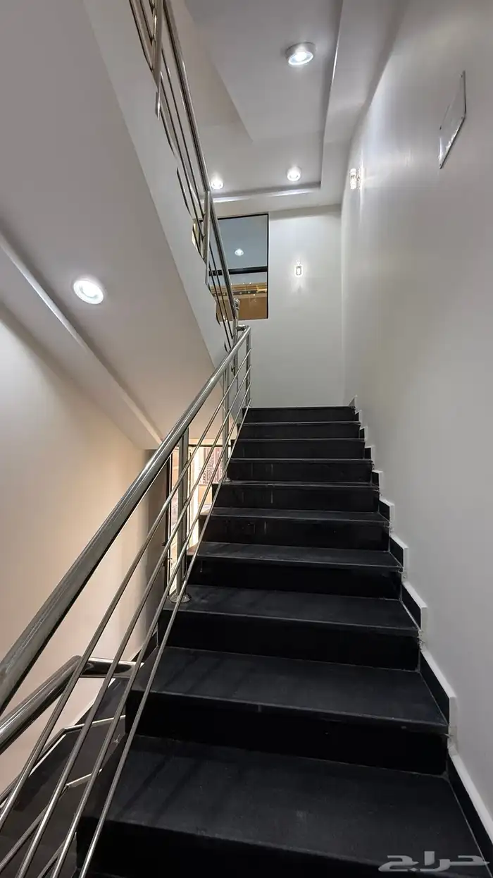 للبيع شقق ارضيه وارواف علويه بسعر 550 الف شمال الخميس 5