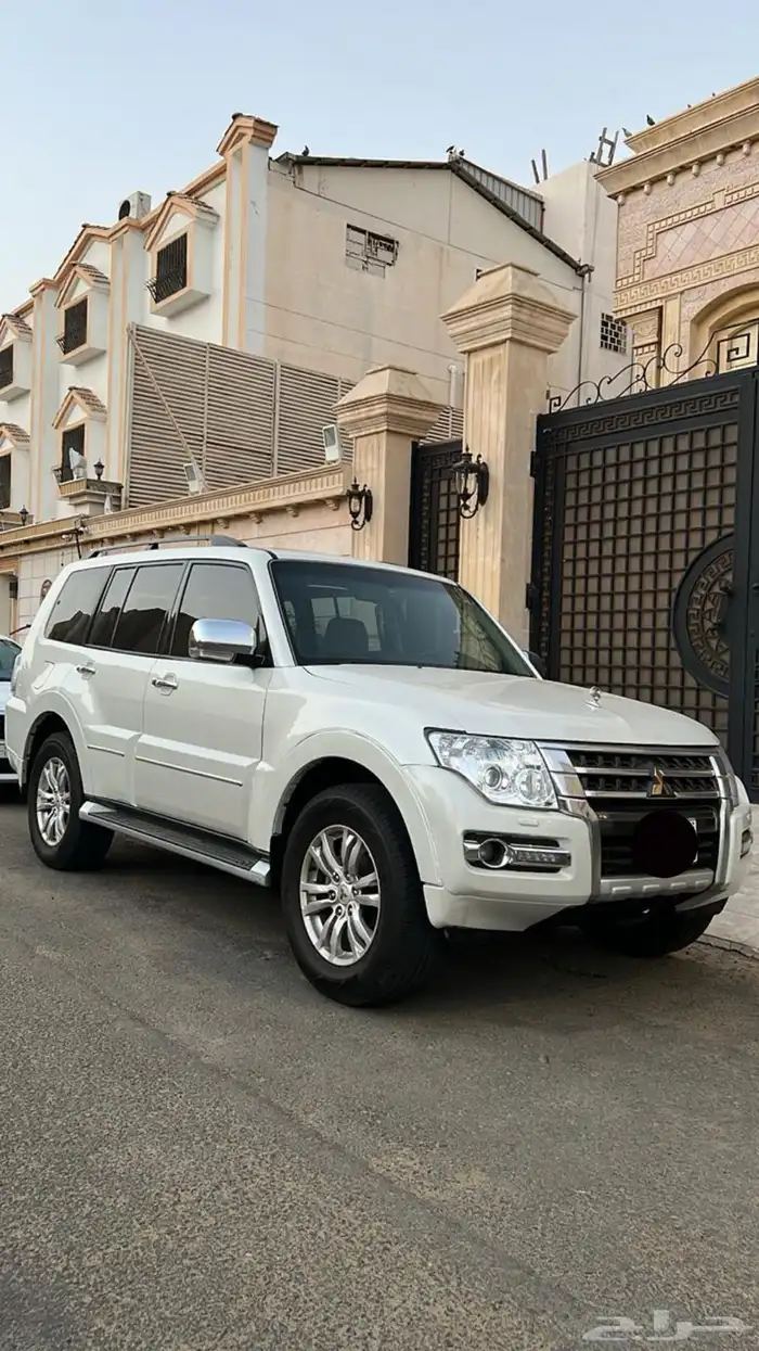 موستبيشي باجيرو 2022 علامة ذهبية مكينة 3500 1