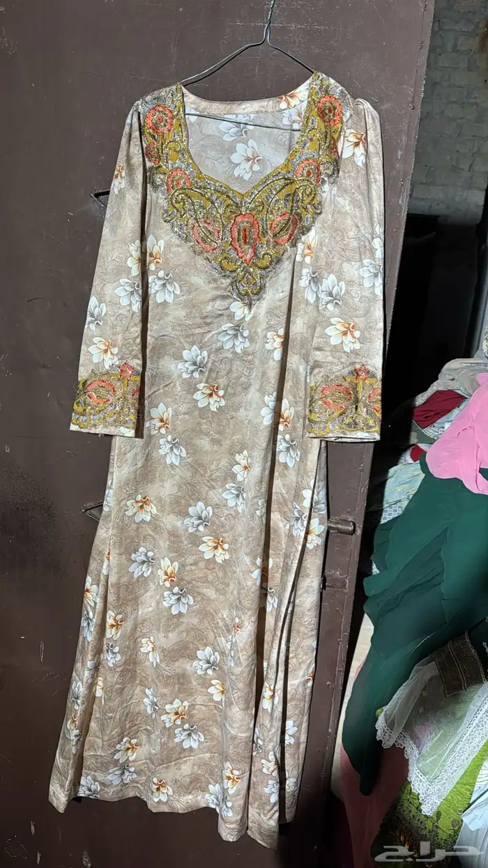 جلابيات وعبايات مستعمل نضيف 50