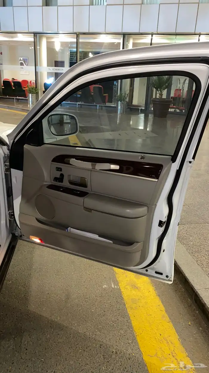 لنكولن تاون كار سقنتشر لمتد شورت 16