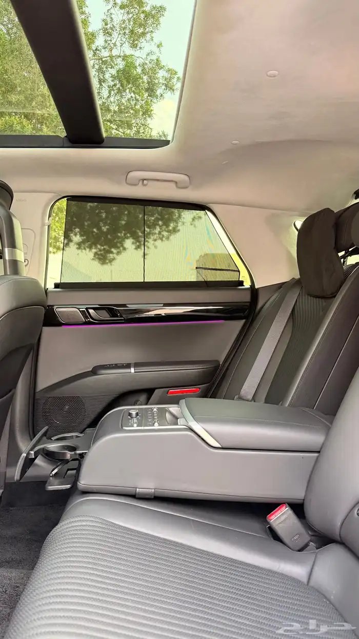 ازيرا 2023 ( بنزين 6V ) فل اوبشن مواصفات خاصه بحالة الوكالة 30