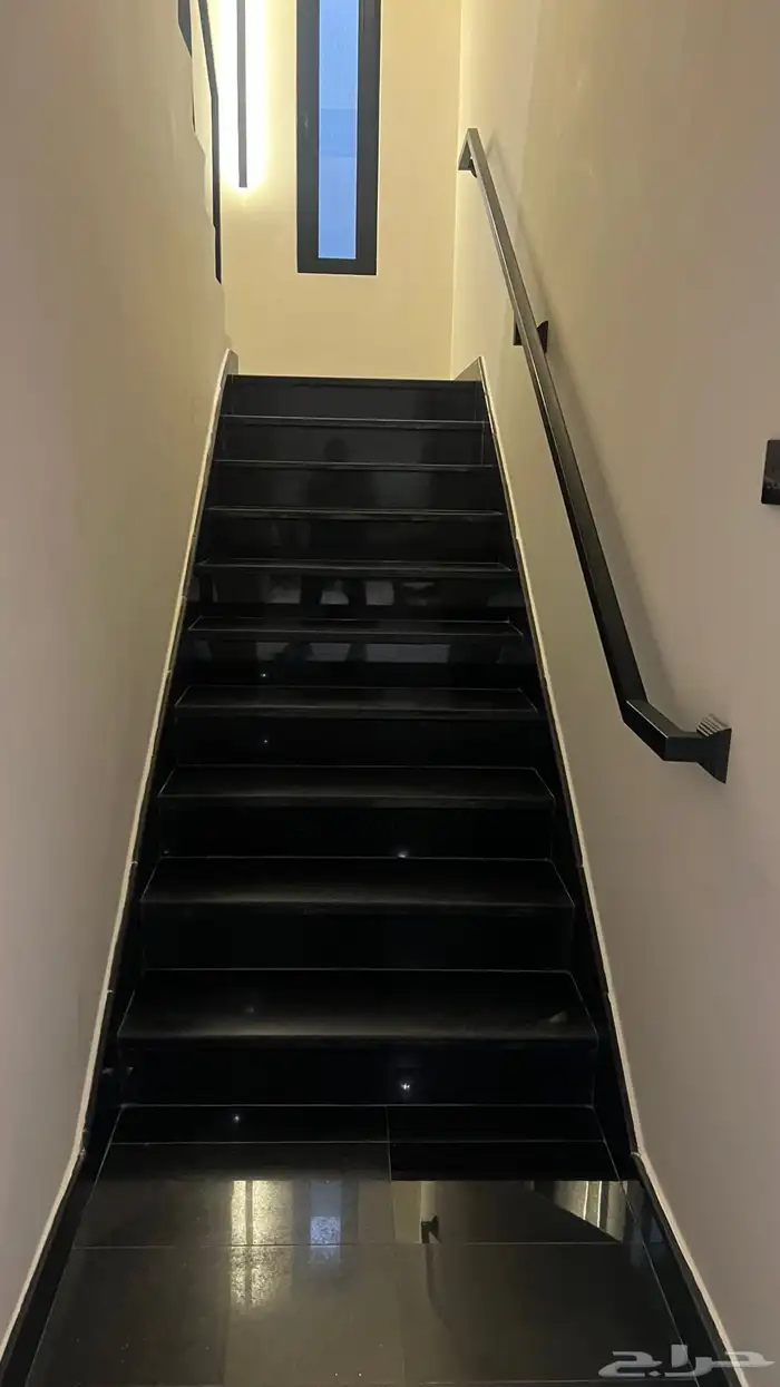 للبيع فيلا مستقله 625 متر مؤثثه حي بدر 91 28