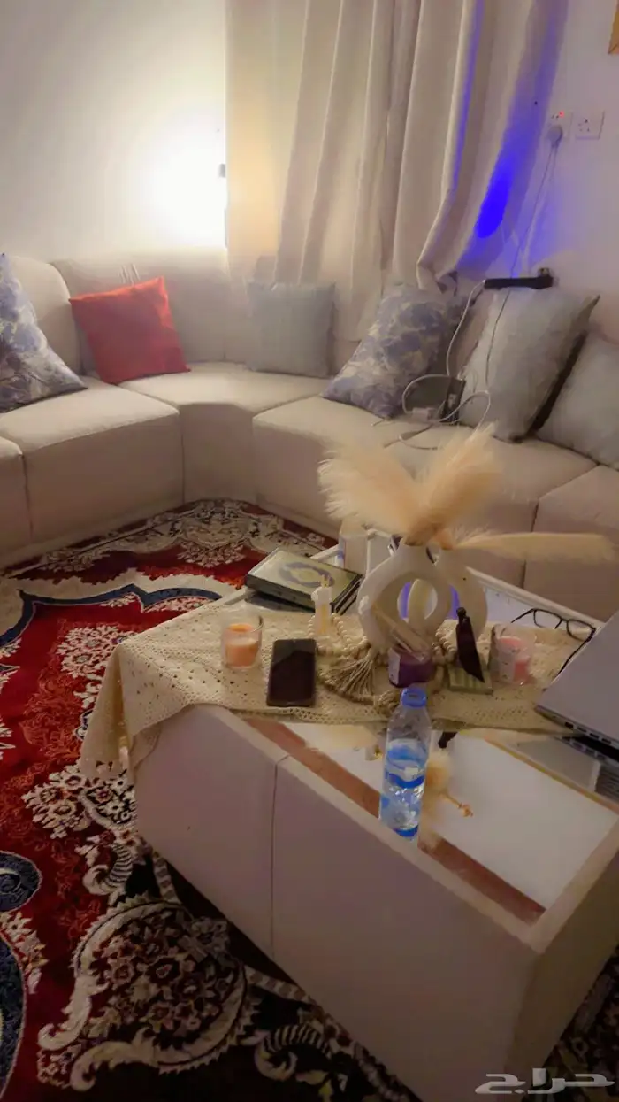 كنب للبيع مع الطاوله ب400والمكيت ب150 1