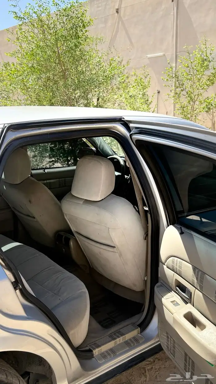 للبيع فورد فكتوريا 2009 8