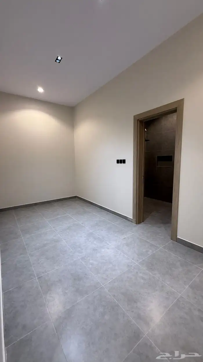 للبيع فلة جديدة بحي النفل 11