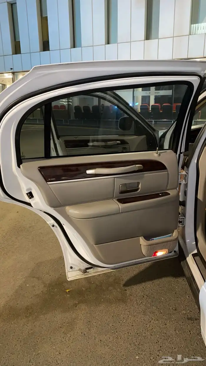 لنكولن تاون كار سقنتشر لمتد شورت 15