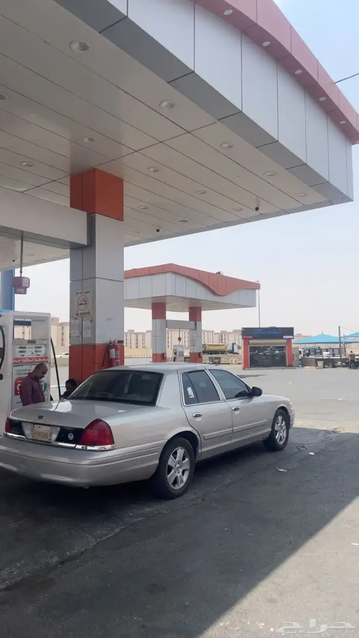 فورد فكتوريا 2011 1