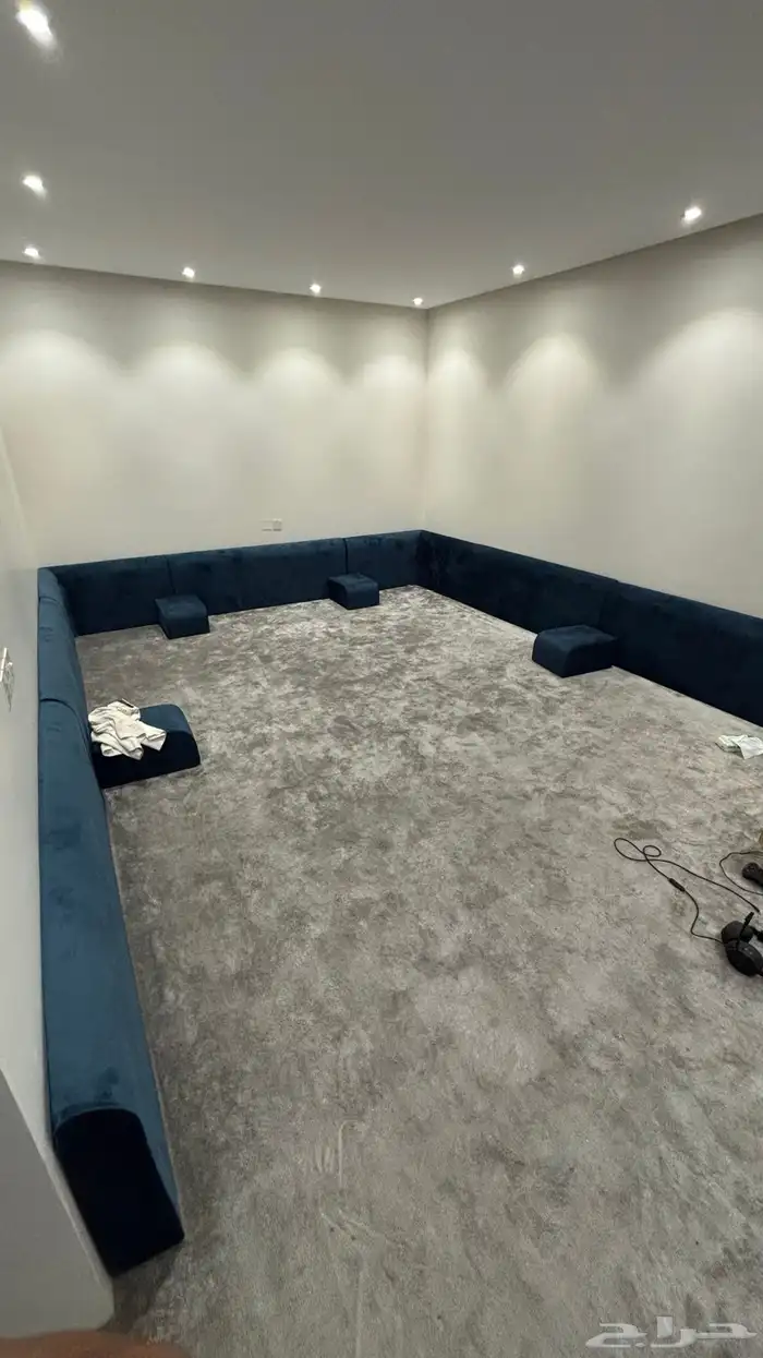 جلسة لون كحلي و اربع مراكي 0