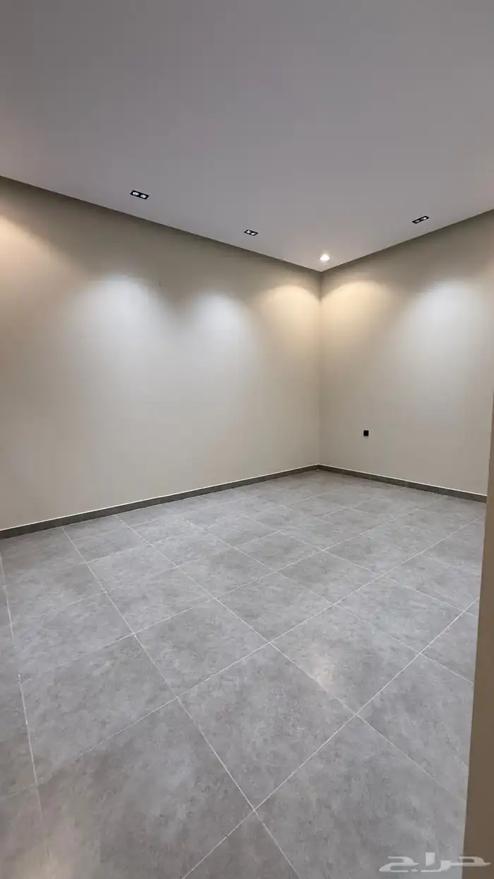 للبيع فلة جديدة بحي النفل 10