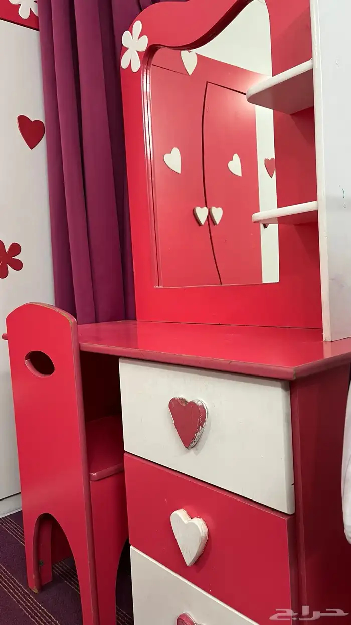 دولاب مع ملحقاته 0