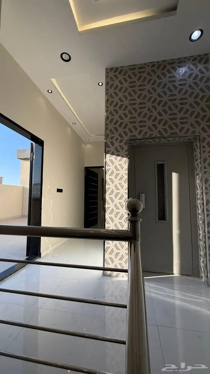 للبيع شقق ارضيه وارواف علويه بسعر 550 الف شمال الخميس 26