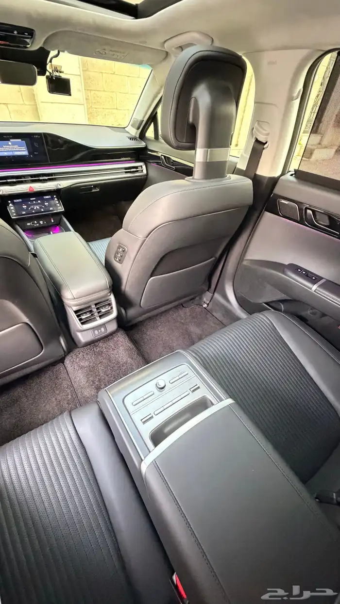 ازيرا 2023 ( بنزين 6V ) فل اوبشن مواصفات خاصه بحالة الوكالة 29