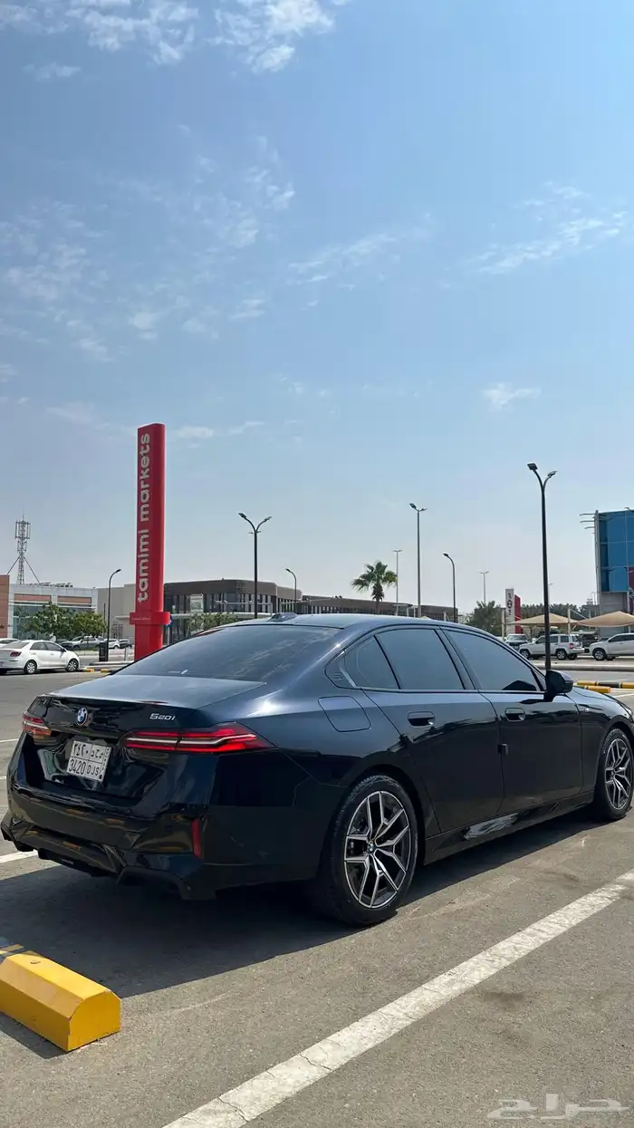 بي ام دبليو الفئة الخامسة 1