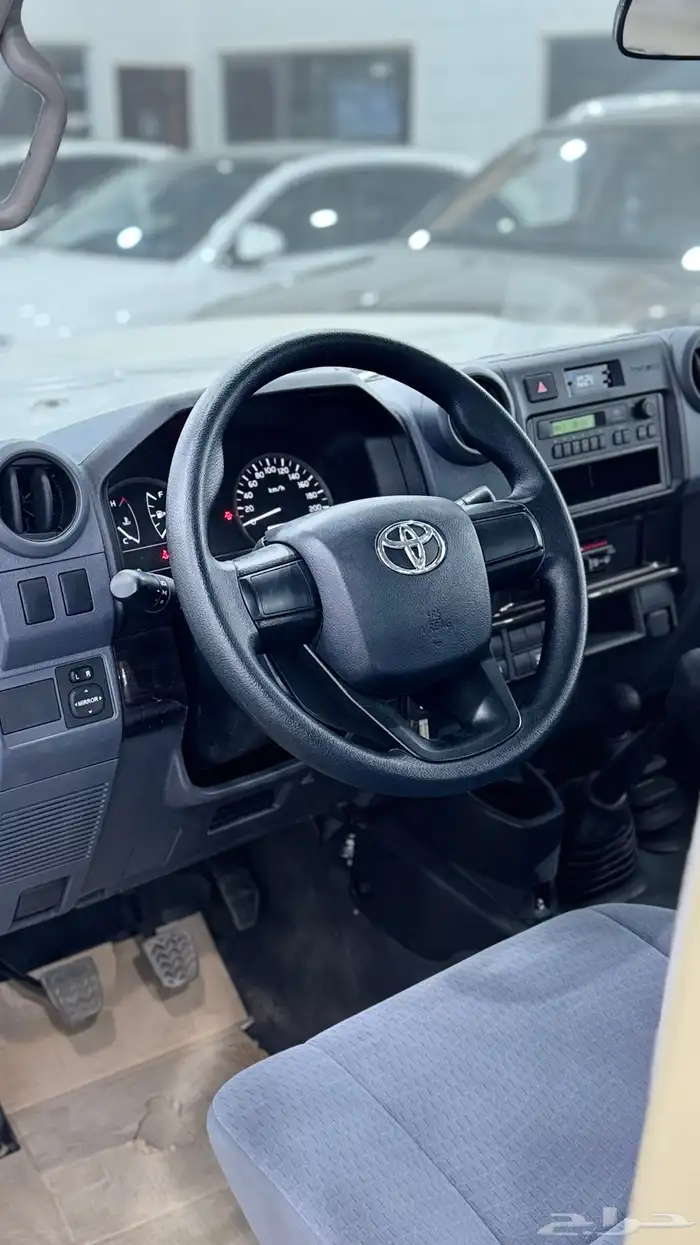 تويوتا ربع مصندق قير عادي بنزين 9