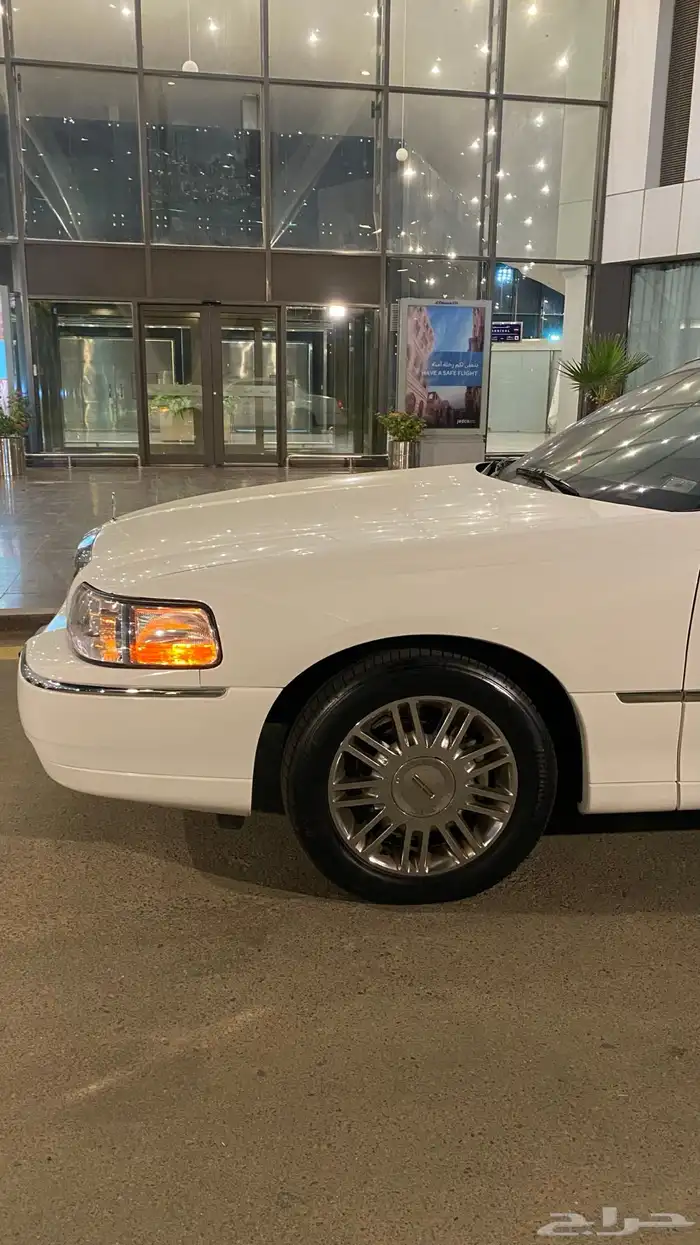 لنكولن تاون كار سقنتشر لمتد شورت 8