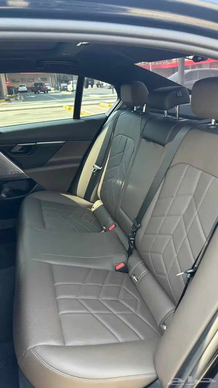 بي ام دبليو الفئة الخامسة 12