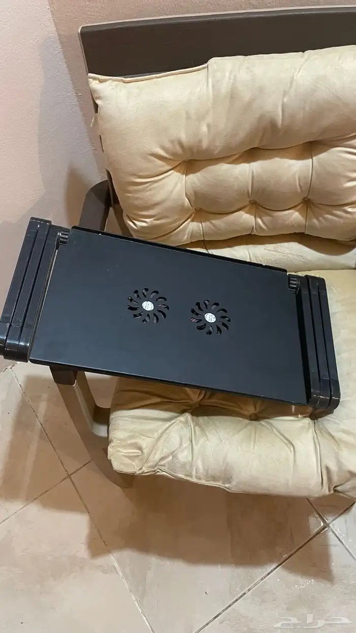 طاولة لأب توب وستارة رول وسجادة 2