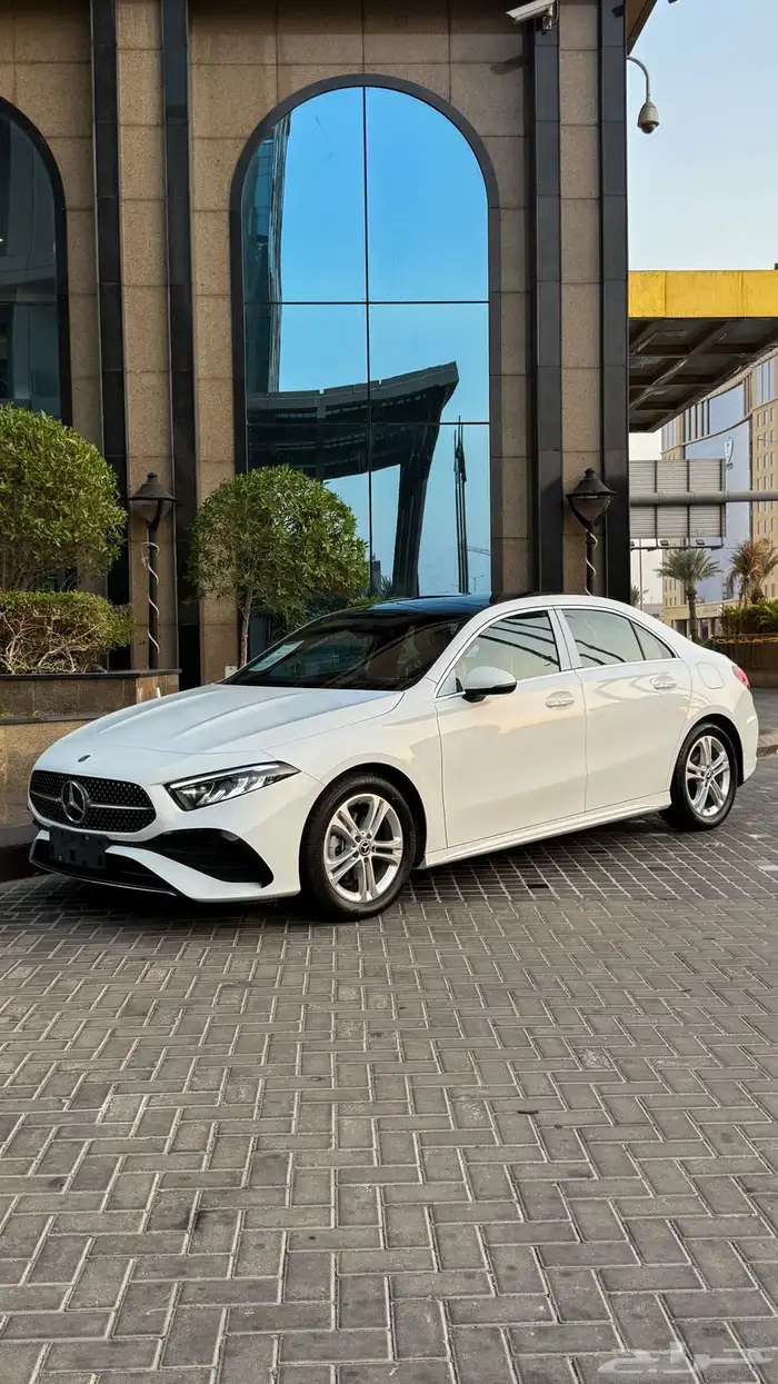 مرسيدس a180 زيرو 2023 4