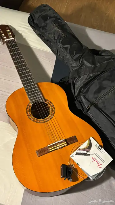 قيتار ياماها Cs40 index