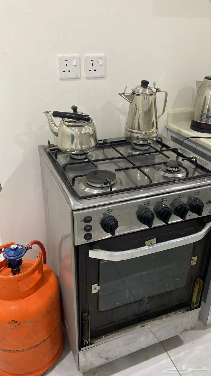 فرن وأسطوانة ومتاكي وفرش ومساند للبيع 2