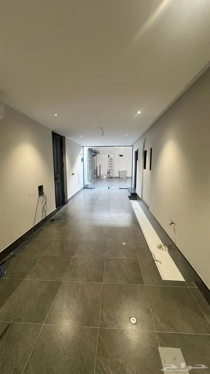 للبيع فيلا مستقله 625 متر مؤثثه حي بدر 91 37