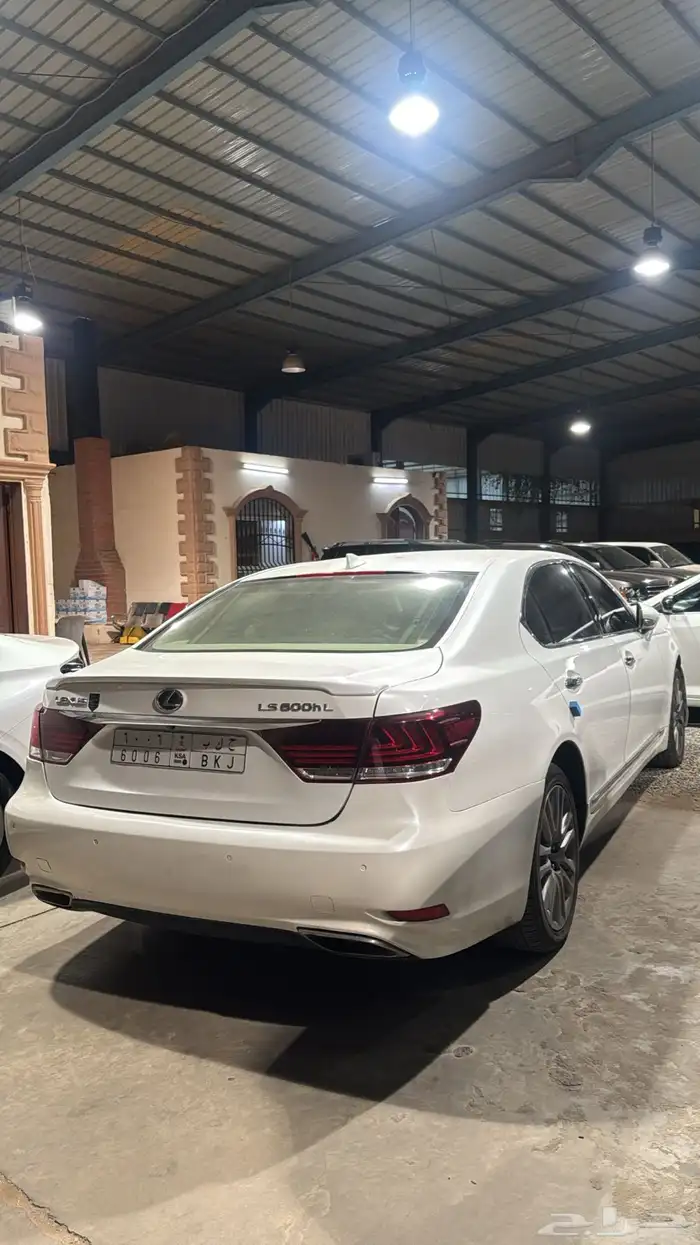 لكزس 15 هايبرد طراز 600 1