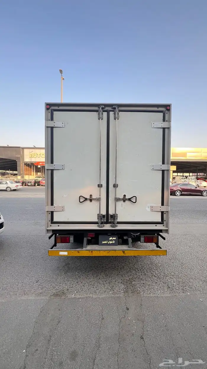 ايسوزو 2020 دينا ثلاجه تبريد NP 5 متر 13