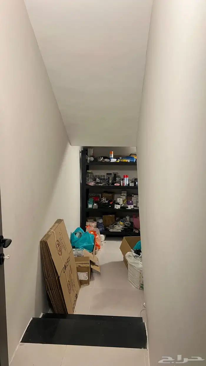 للبيع فيلا مستقله 625 متر مؤثثه حي بدر 91 29