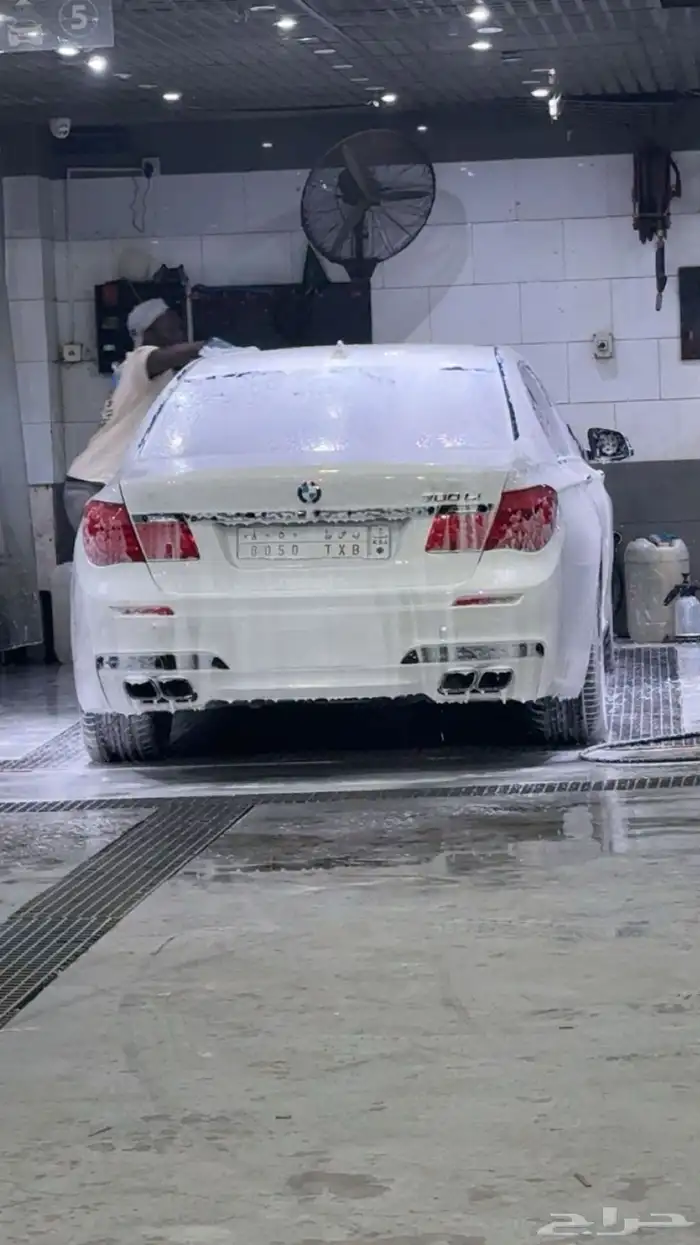 BMW750 موديل 2010 13