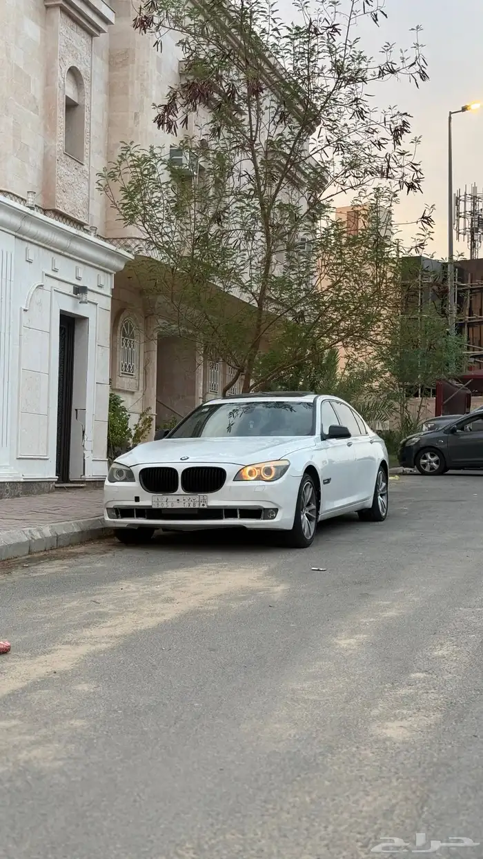 BMW750 موديل 2010 4