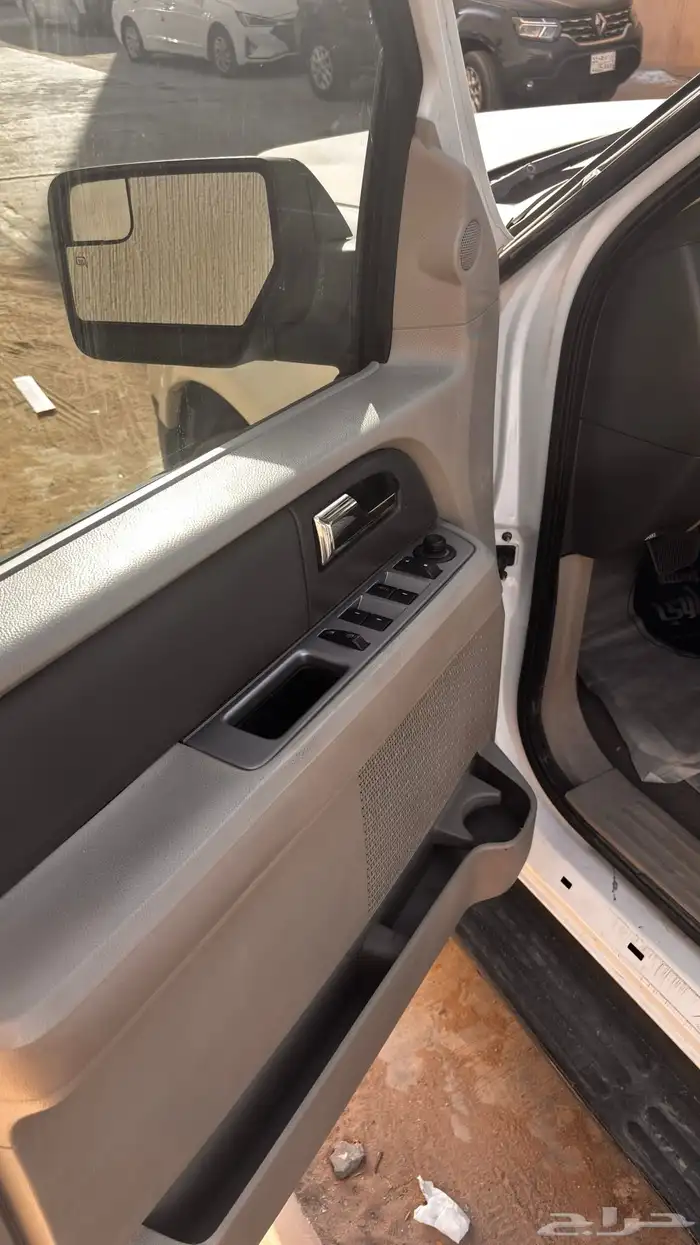 فورد اكسبدشن 2013 للبيع 8