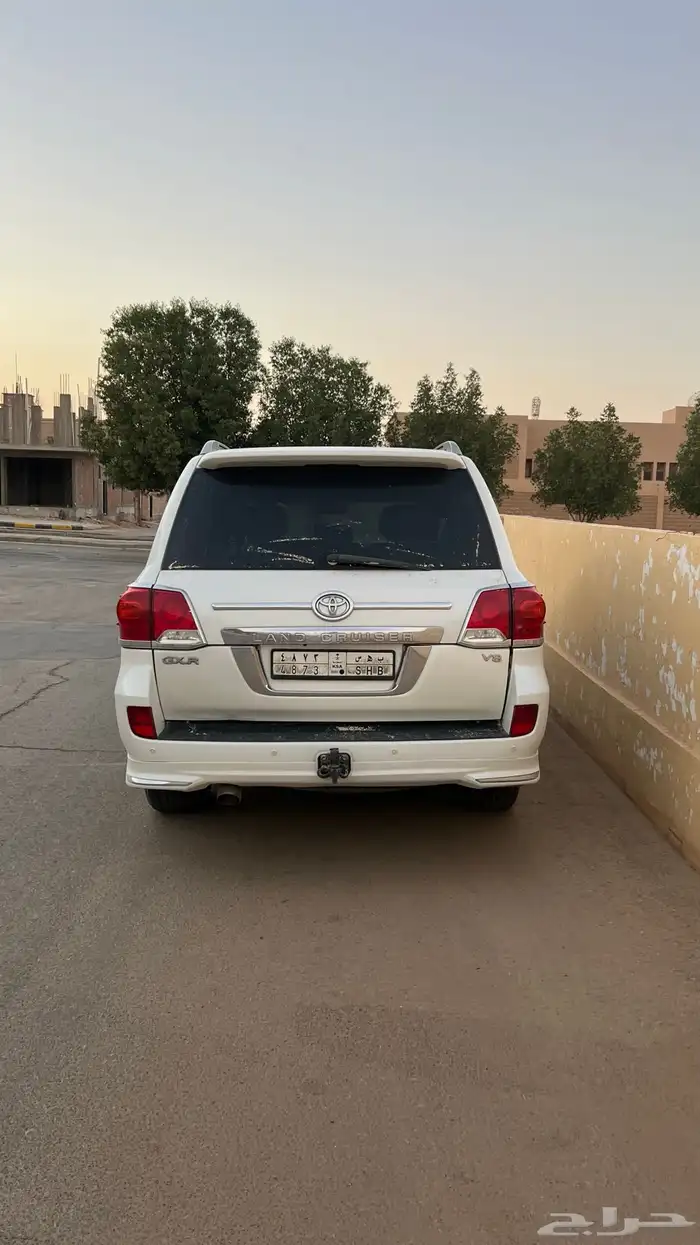 لاندكروزر ابييض 2014 4