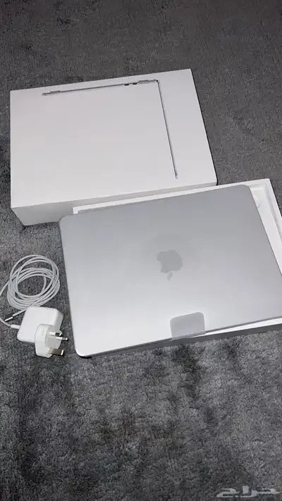 للبيع ايباد برو 11 انش الجيل الرابع وماك بوك أير M2 index
