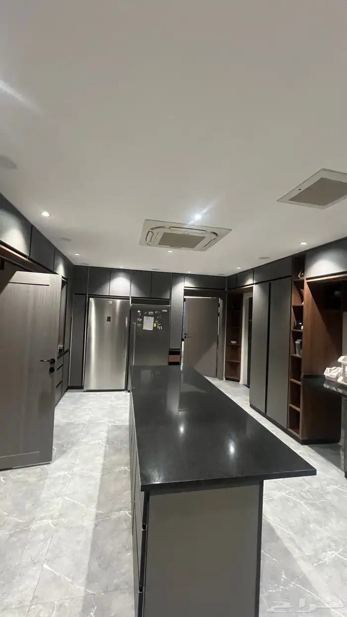 للبيع فيلا مستقله 625 متر مؤثثه حي بدر 91 33