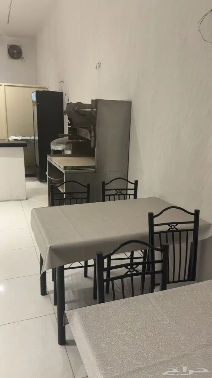 مطعم وجبات سريعه مجهز للتقبيل 9