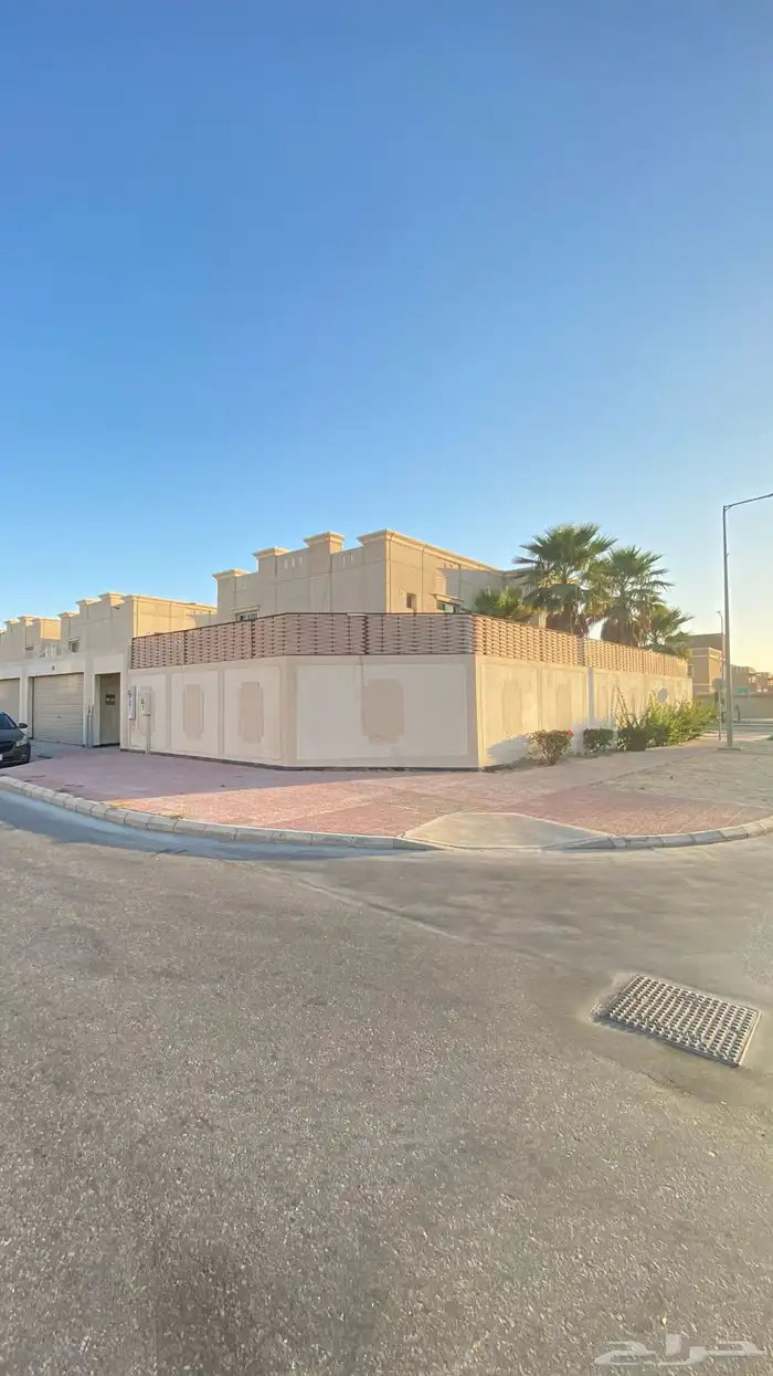 فيلا للإيجار حي جلمودة 1