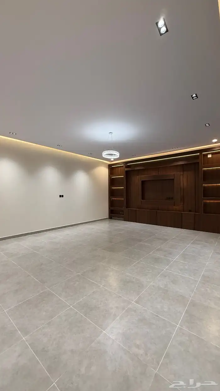 للبيع فلة جديدة بحي النفل 6