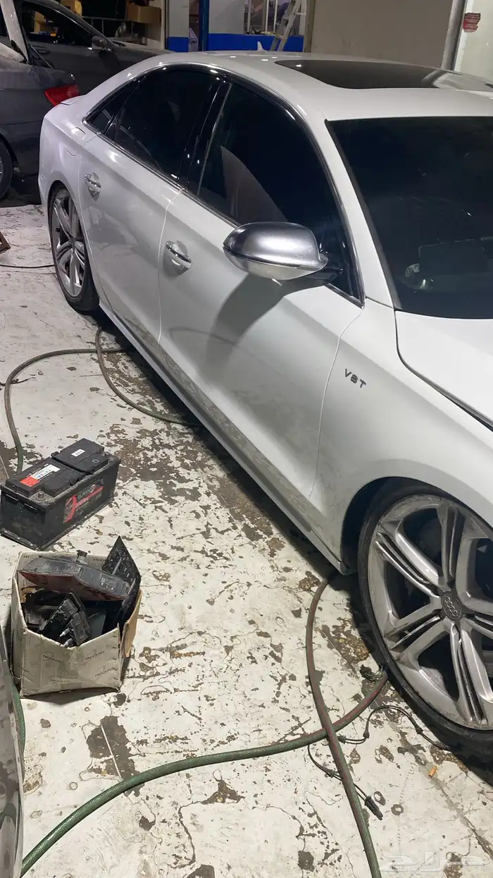 للبيع اودي S8 الموديل 2016 4